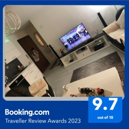 Lovely 2 Bedroom Condo In Gjilan. Екстериор снимка