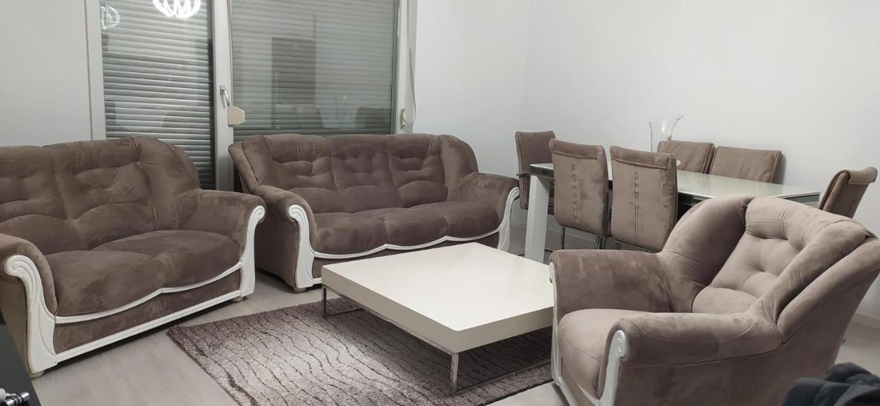 Lovely 2 Bedroom Condo In Gjilan. Екстериор снимка